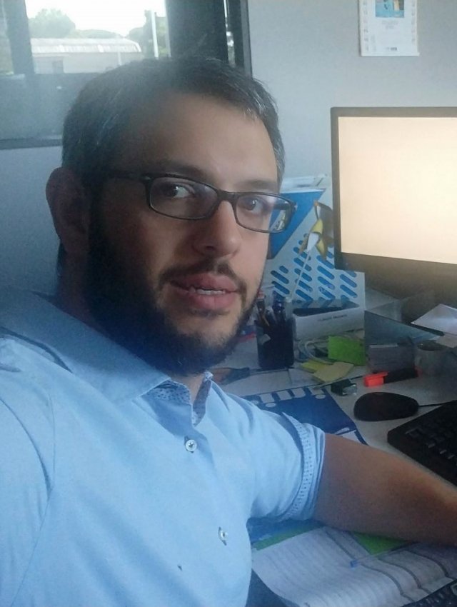 Sales engineer