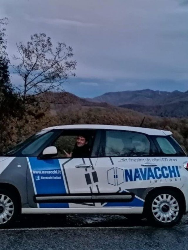 Fabbro di carpenteria leggera e serramentista